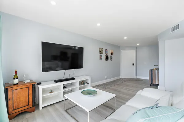 $1,850 | 1605 Highway 1, Unit V2204, Jupiter, FL 33477