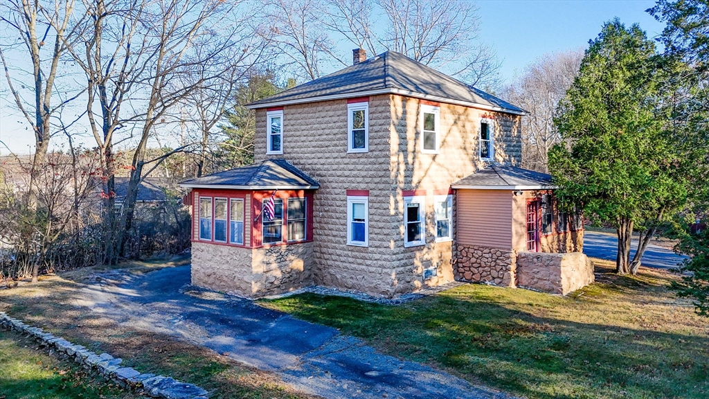 7 East Dracut Road Methuen, MA 01844 - Photo 1 of 27 Gallery Image 1