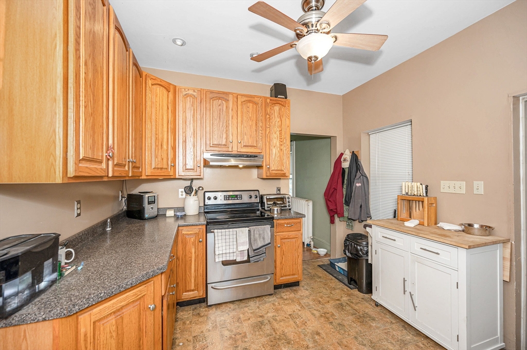 7 East Dracut Road Methuen, MA 01844 - Photo 4 of 27 Gallery Image 4