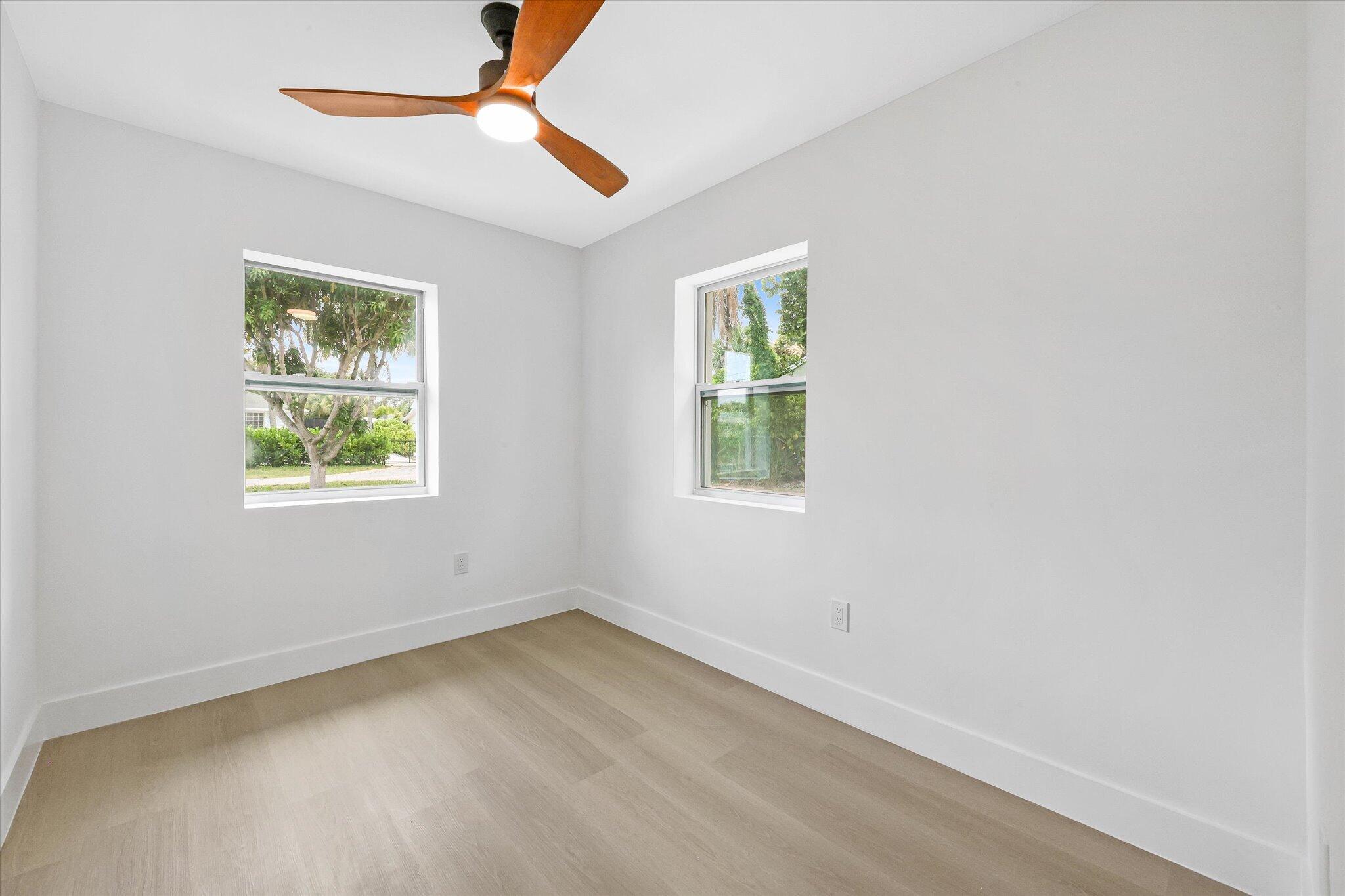 1803 Service Road North Palm Beach, FL 33408 - Photo 35 of 51 35-35