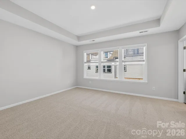 a view of empty room with window