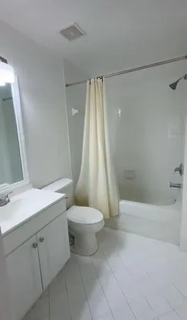 $1,950 | 3810 North Jog Road, Unit 202, West Palm Beach, FL 33411