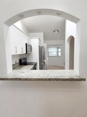 $1,950 | 3810 North Jog Road, Unit 202, West Palm Beach, FL 33411