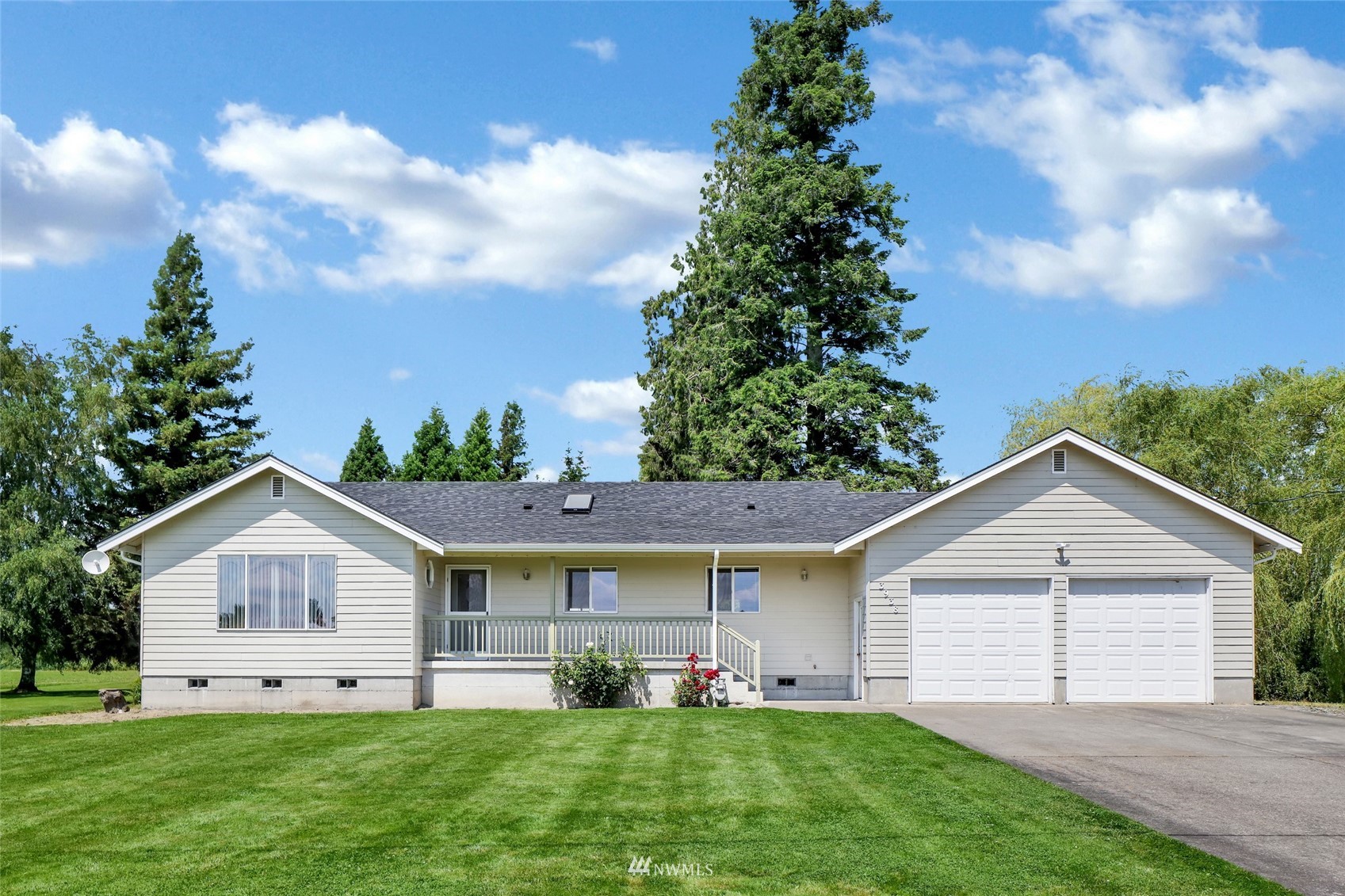 3938 Bowen Road Sumas, WA 98295 - Photo 1 of 34 a view of a house with a yard
