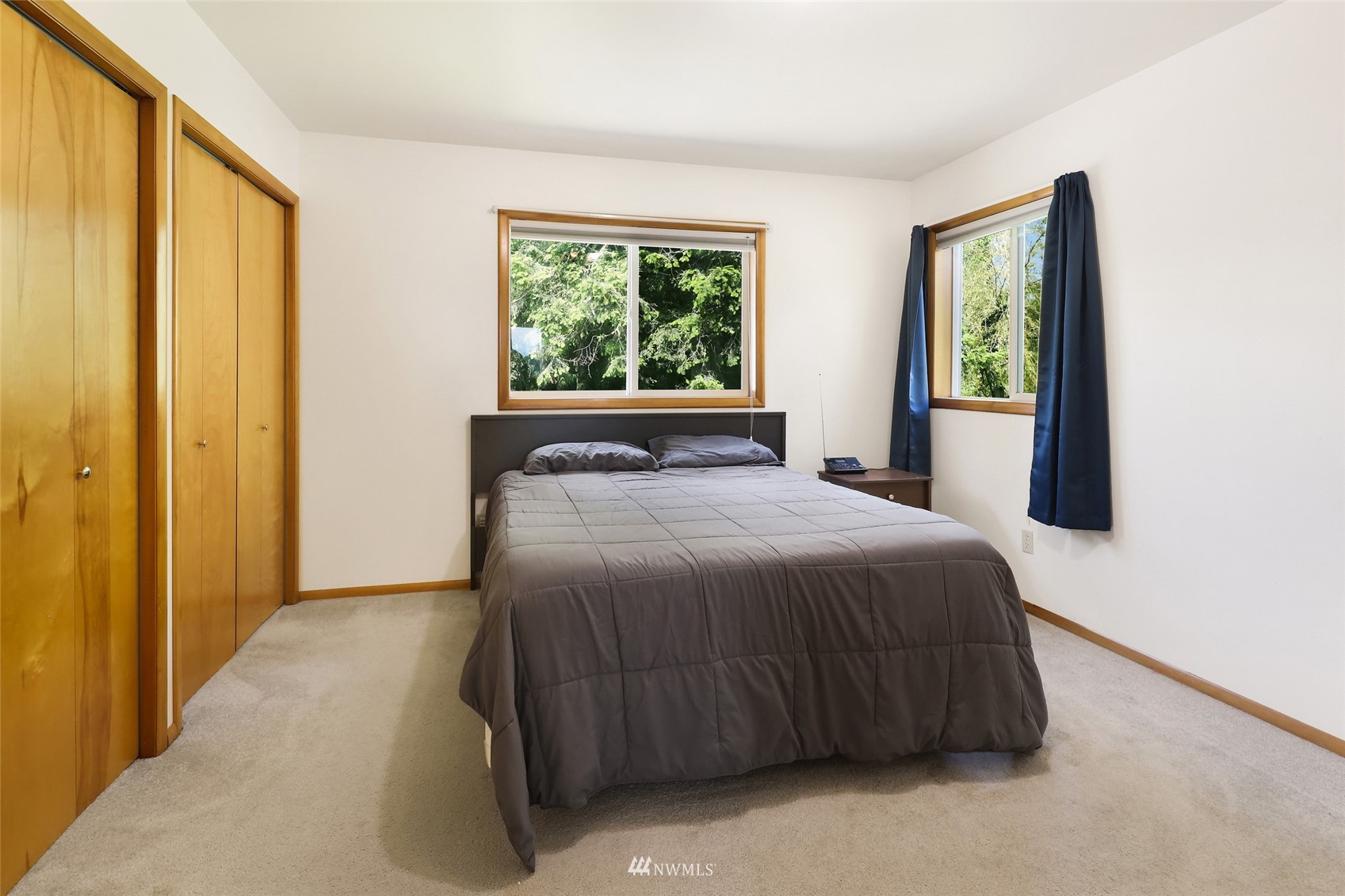 3938 Bowen Road Sumas, WA 98295 - Photo 20 of 34 a bedroom with a bed and a window