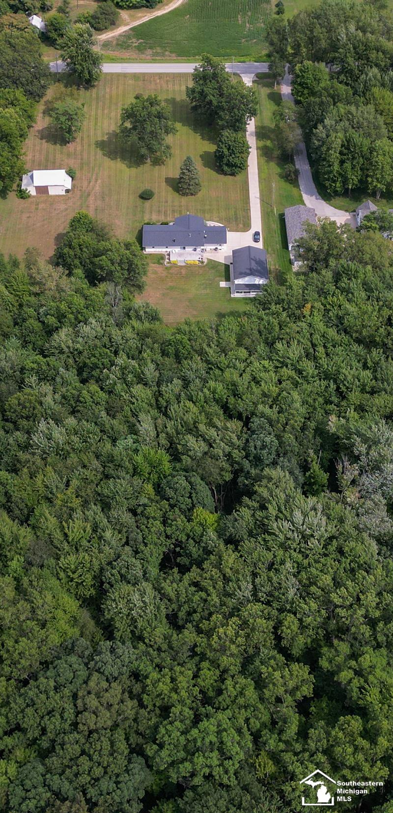 10301 Douglas Road Temperance, MI 48182 - Photo 9 of 35