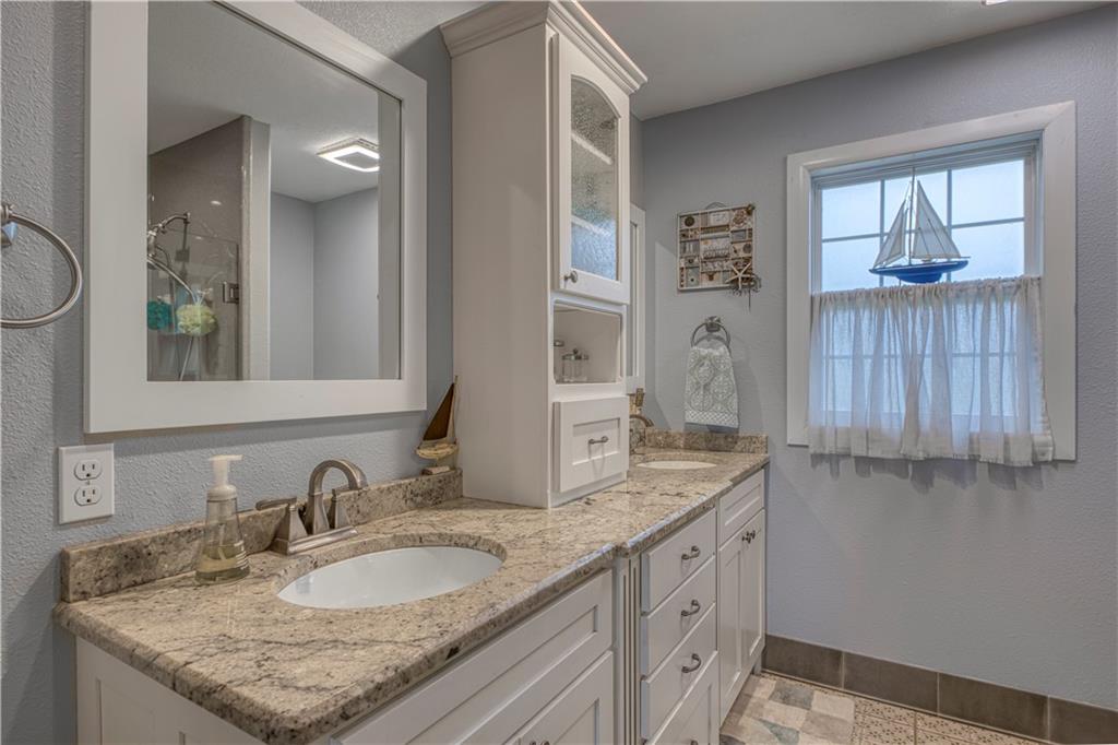 807 Carline Road Girard, KS 66743 - Photo 16 of 26