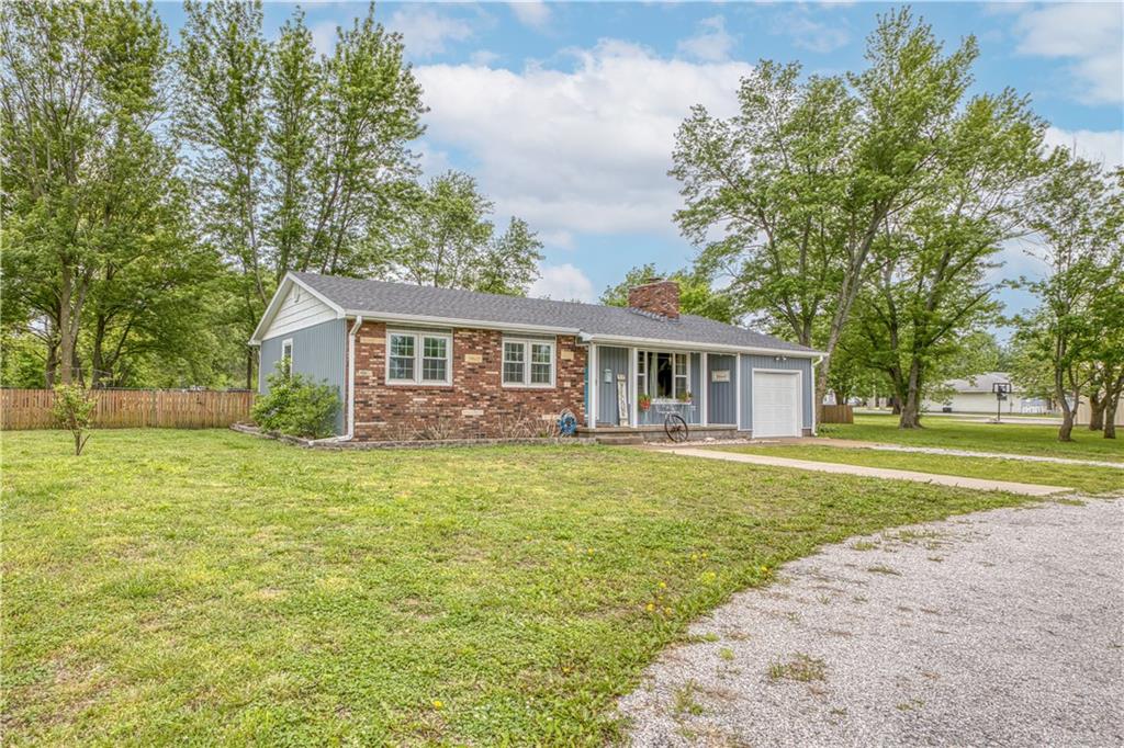 807 Carline Road Girard, KS 66743 - Photo 2 of 26