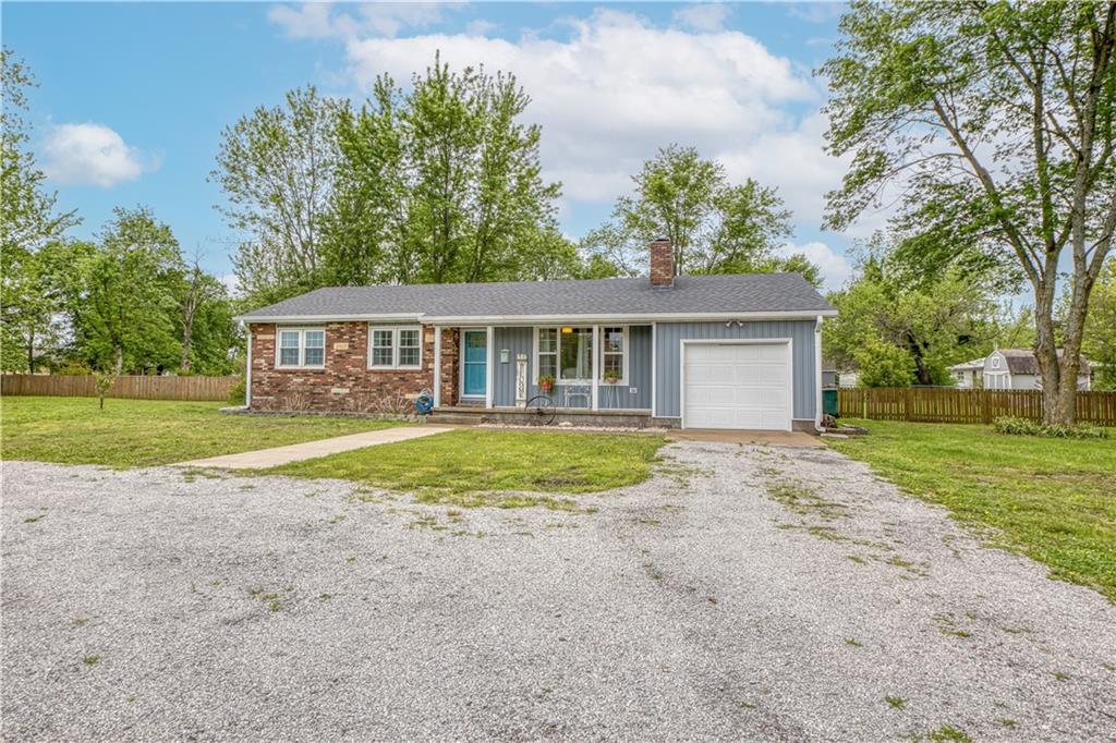 807 Carline Road Girard, KS 66743 - Photo 3 of 26