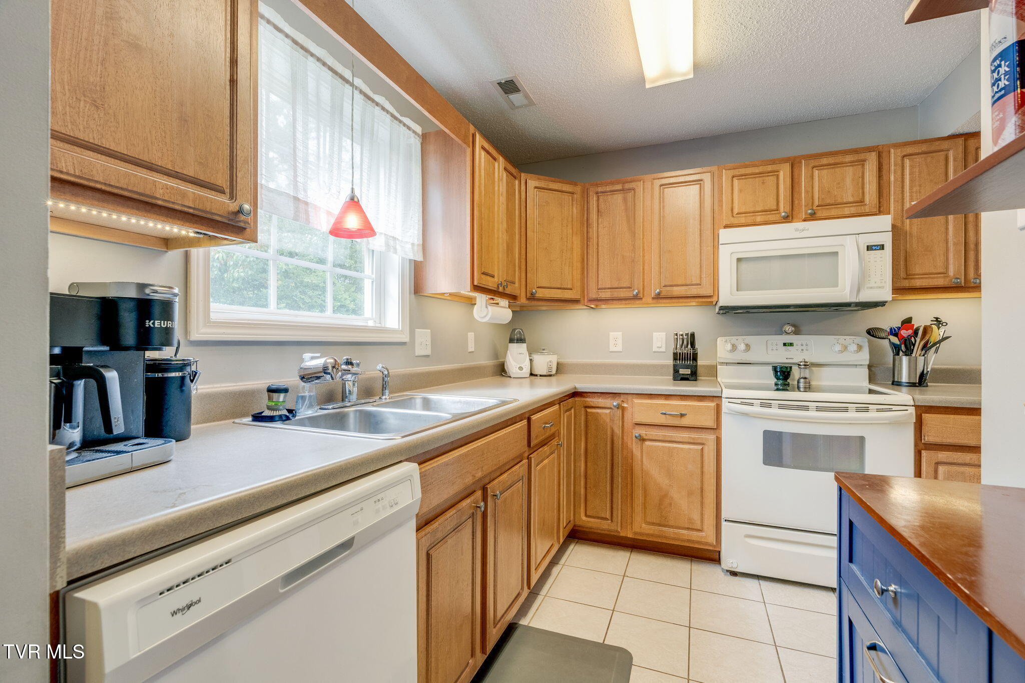 2201 Cherokee Road, Unit 12 Johnson City, TN 37604 - Photo 12 of 25 011