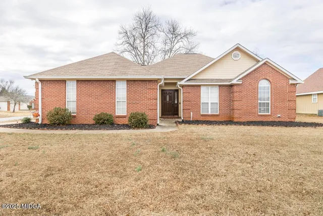 $225,000 | 126 Country Walk, Warner Robins, GA 31088