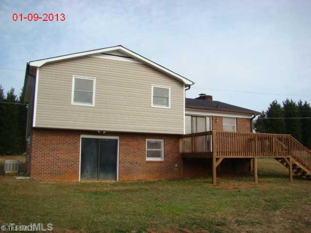 5998 Robinhood Road Pfafftown, NC 27040 - Photo 2 of 5 Exterior Back.