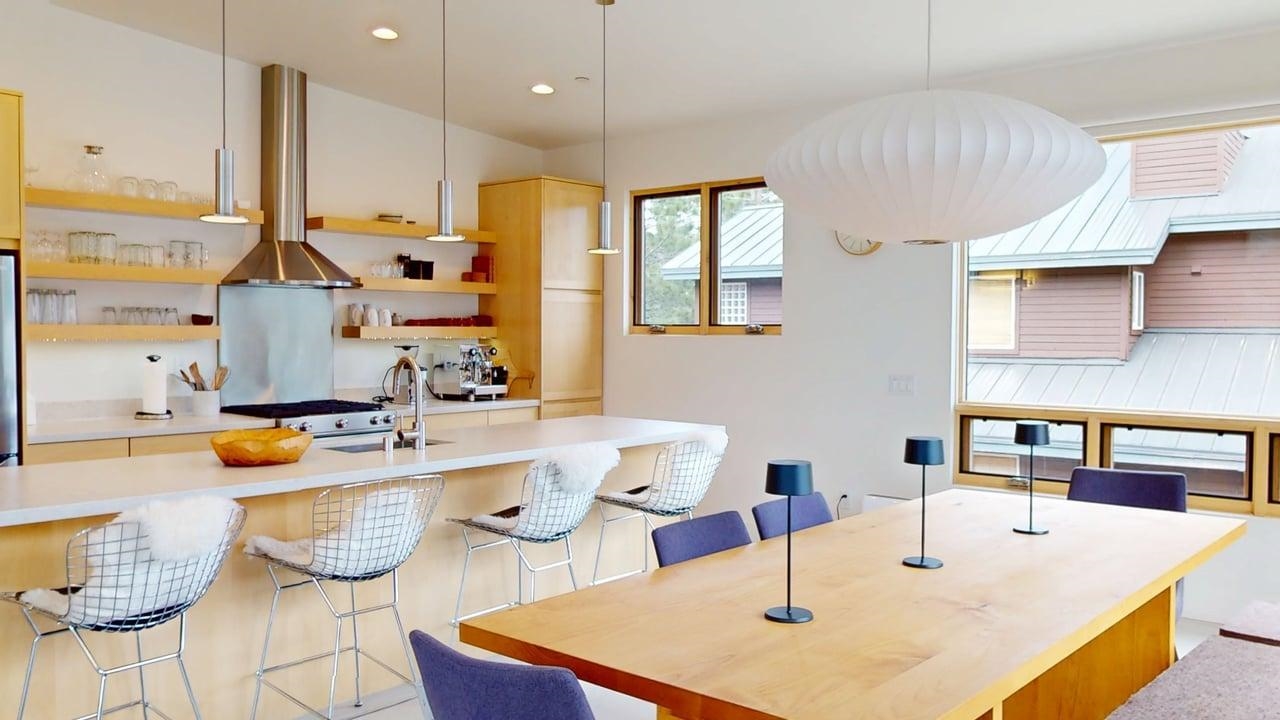 229 Ridgecrest Drive Mammoth Lakes, CA 93546 - Photo 18 of 74 Dining area