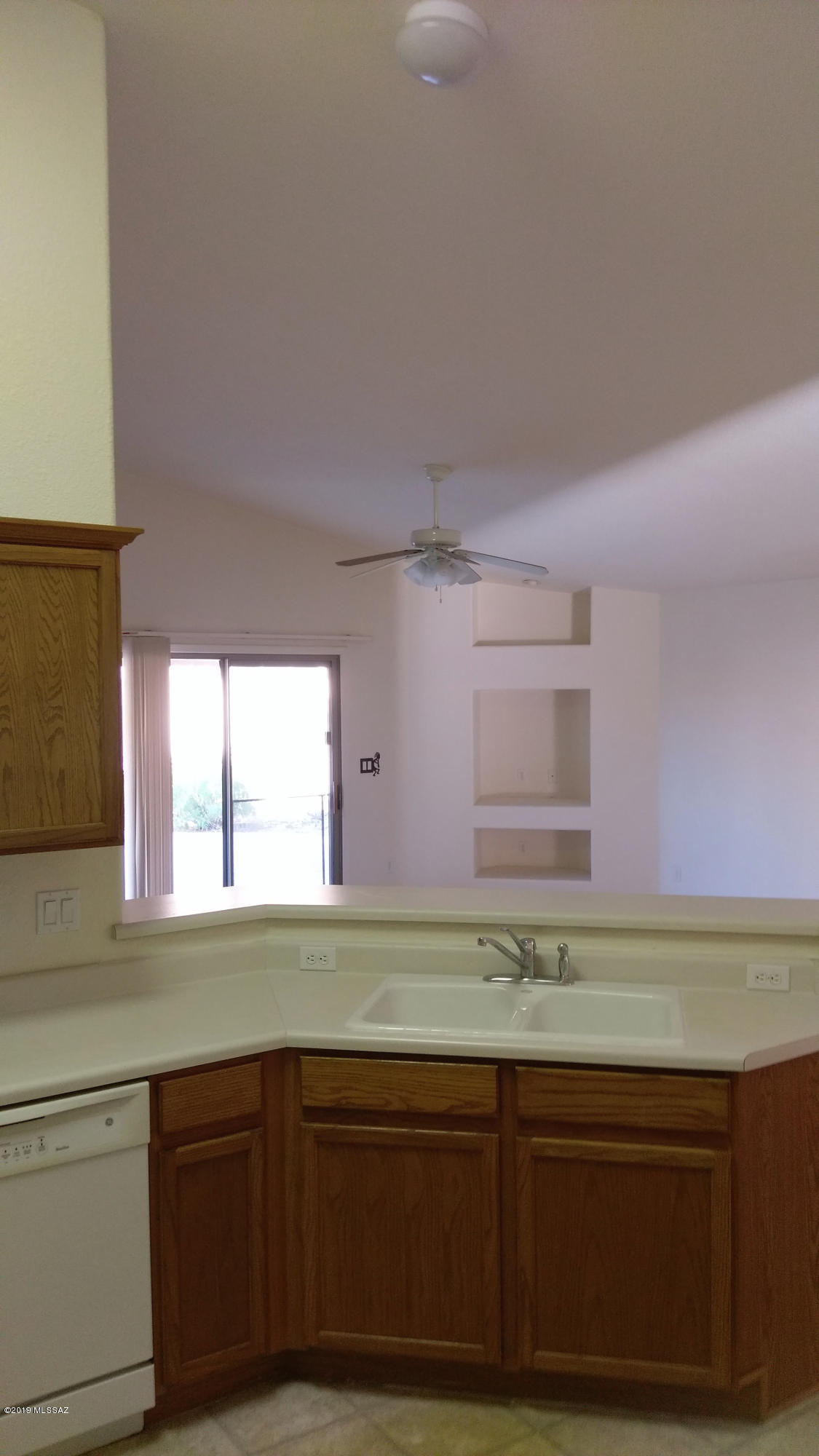 3383 South Thunder Chorus Road Tucson, AZ 85713 - Photo 8 of 14 Gallery Image 8