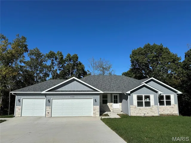 $425,000 | 508 Shoshone Drive, Waynesville, MO 65583
