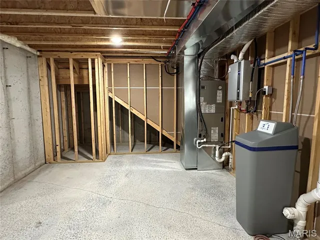 $425,000 | 508 Shoshone Drive, Waynesville, MO 65583