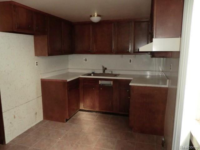25925 Schoenherr Road Warren, MI 48089 - Photo 7 of 13 CIMG9921.jpg