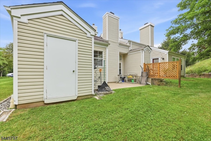 246 Long Meadow Road Bedminster, NJ 07921 - Photo 26 of 36