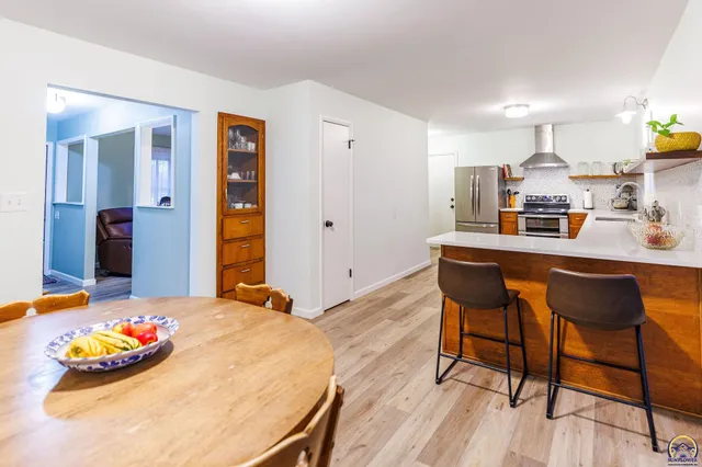 $220,000 | 102 Navarre Street, Rossville, KS 66533