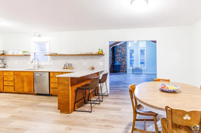 $220,000 | 102 Navarre Street, Rossville, KS 66533