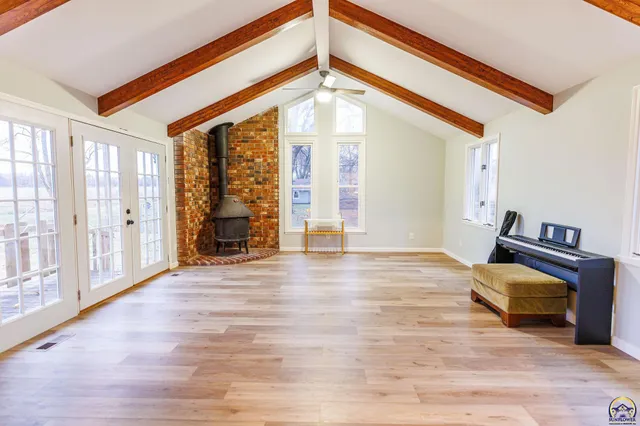 $220,000 | 102 Navarre Street, Rossville, KS 66533