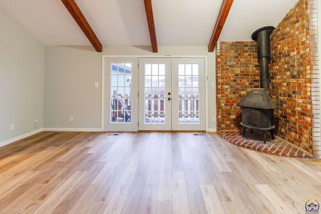 $220,000 | 102 Navarre Street, Rossville, KS 66533