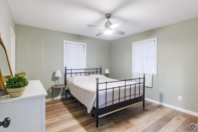 $220,000 | 102 Navarre Street, Rossville, KS 66533