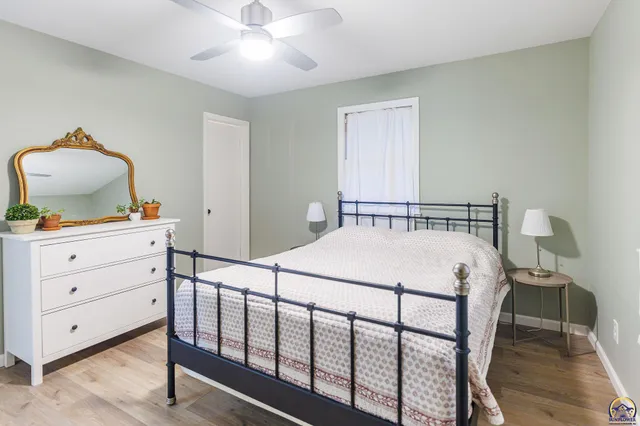 $220,000 | 102 Navarre Street, Rossville, KS 66533