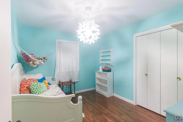 $220,000 | 102 Navarre Street, Rossville, KS 66533