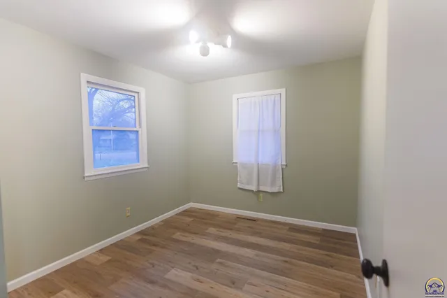 $220,000 | 102 Navarre Street, Rossville, KS 66533