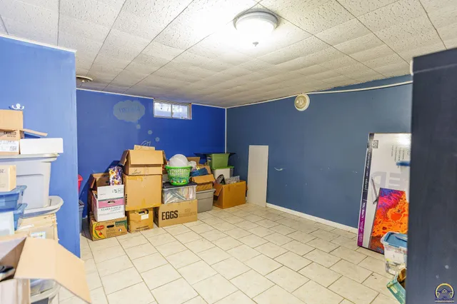 $220,000 | 102 Navarre Street, Rossville, KS 66533