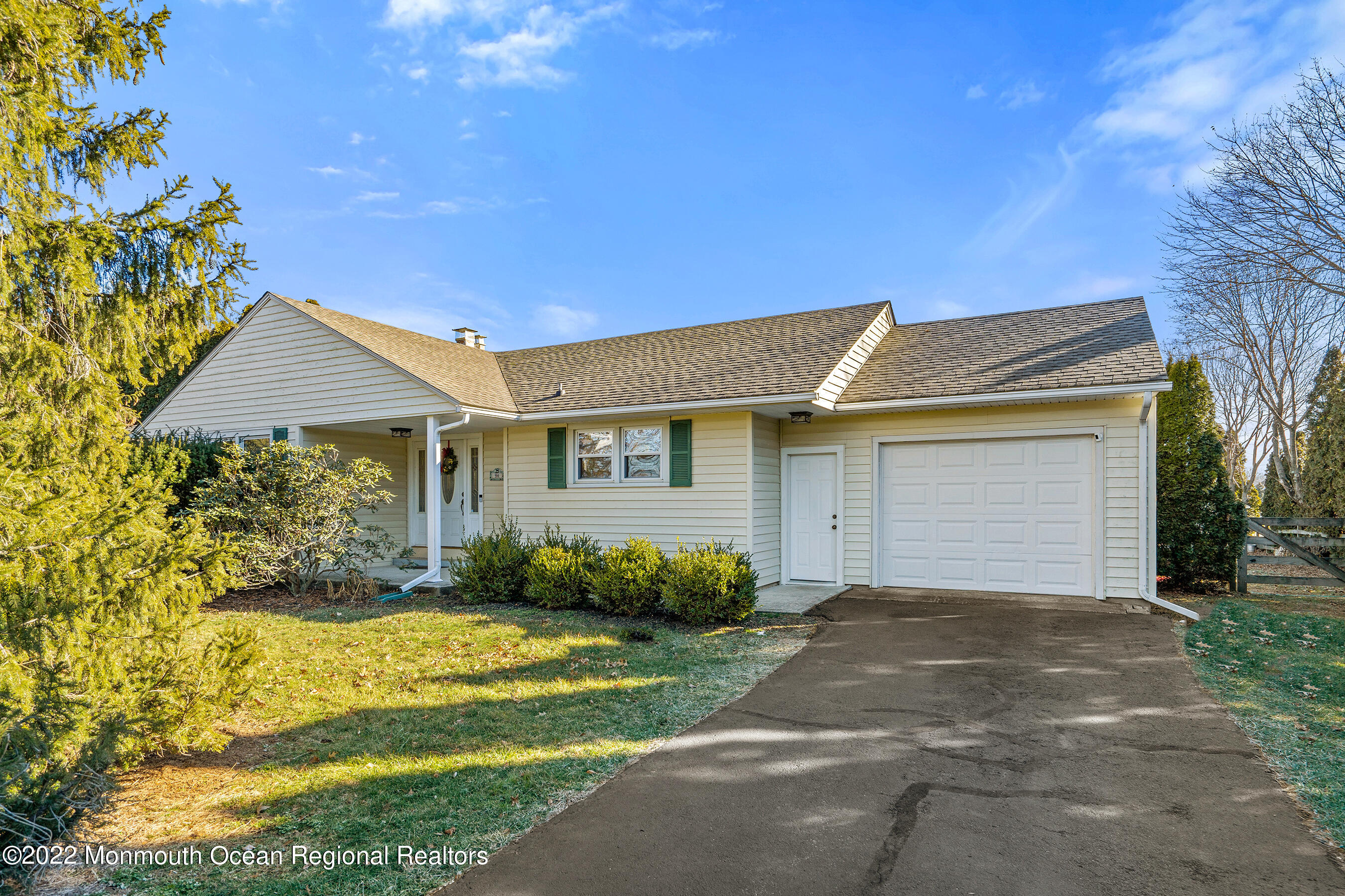 94 Old York Road Chesterfield, NJ 08515 - Photo 3 of 51 Front Right