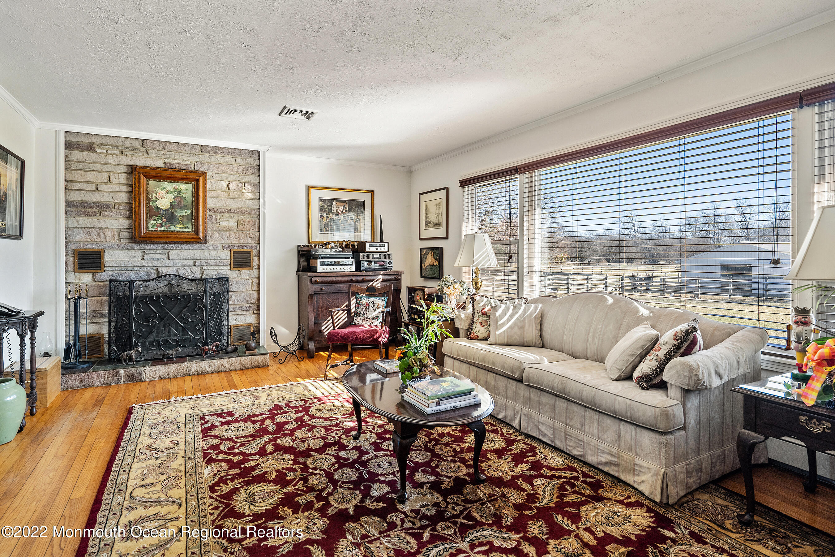 94 Old York Road Chesterfield, NJ 08515 - Photo 7 of 51 Living room