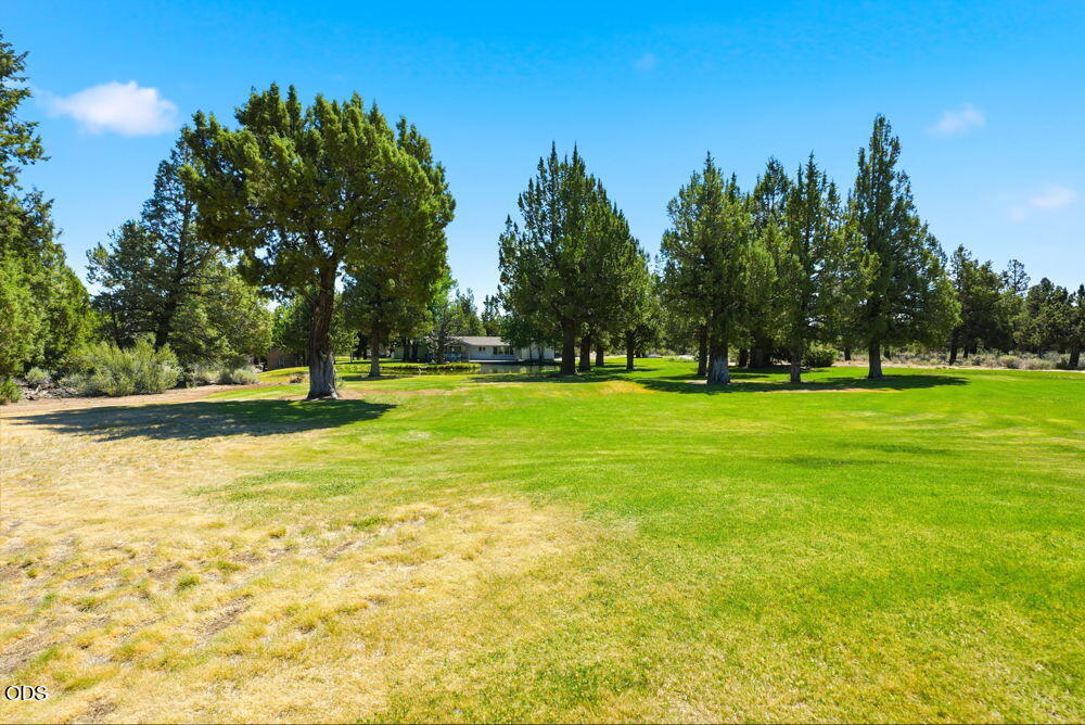 62765 Stenkamp Road Bend, OR 97701 - Photo 33 of 47