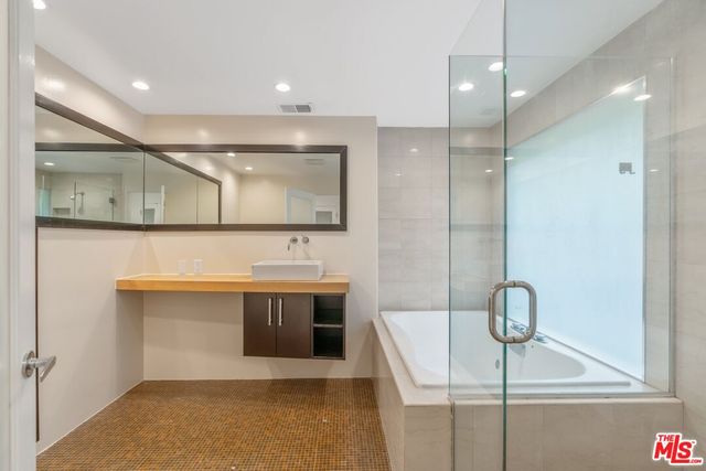 $7,500 | 5669 Tuxedo Terrace, Los Angeles, CA 90068