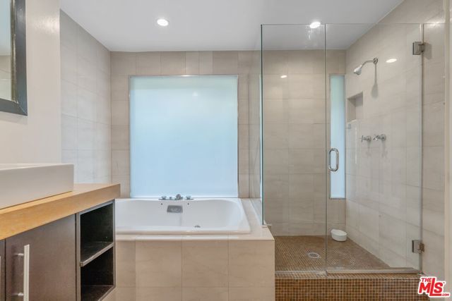 $7,500 | 5669 Tuxedo Terrace, Los Angeles, CA 90068