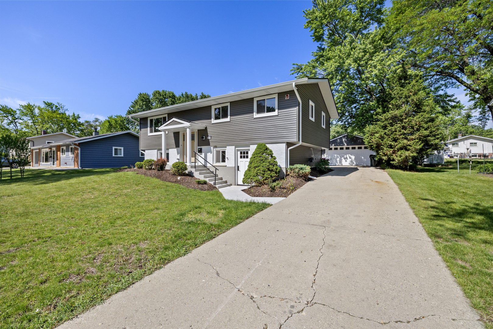 1570 Jefferson Road Hoffman Estates, IL 60169 - Photo 2 of 30