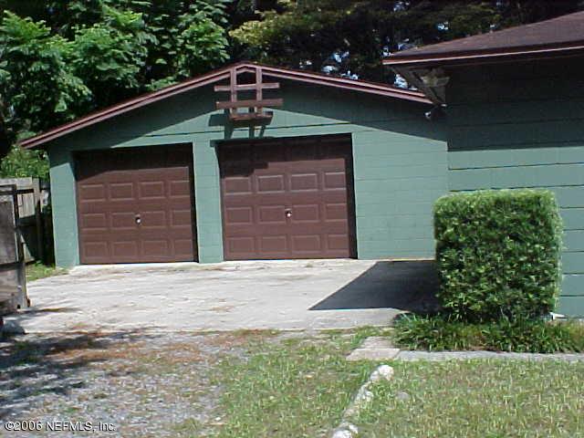 183 Sapelo Road Jacksonville, FL 32216 - Photo 2 of 2 Detached garage