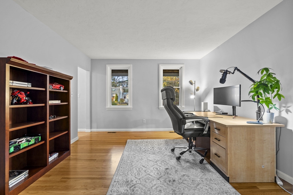 589 North Road Sudbury, MA 01776 - Photo 4 of 37 Gallery Image 4