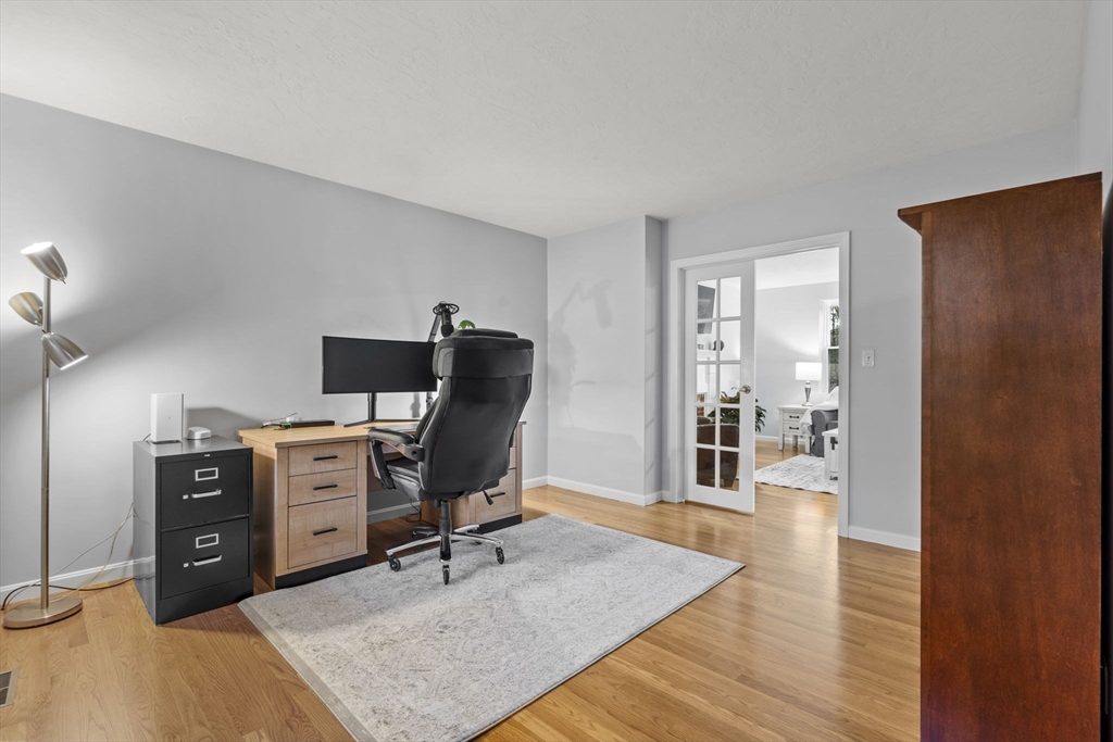 589 North Road Sudbury, MA 01776 - Photo 5 of 37 Gallery Image 5