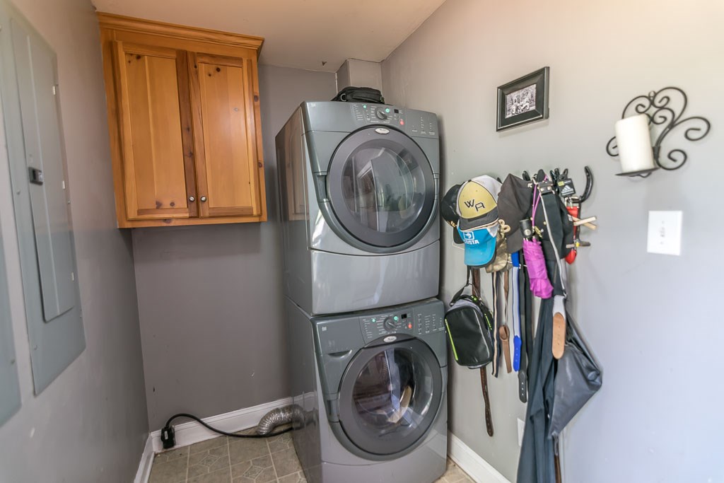 1283 Union Church Road Churchville, VA 24421 - Photo 29 of 50 a utility room with dryer and washer