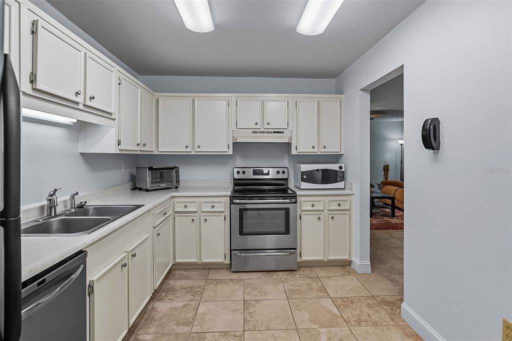 2746 Southwest 14th Drive, Unit 2746 Gainesville, FL 32608 - Photo 14 of 41