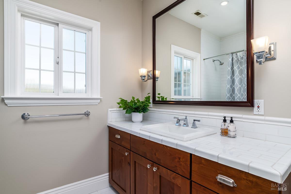 56 Mooring Road San Rafael, CA 94901 - Photo 24 of 45 Junior suite bathroom