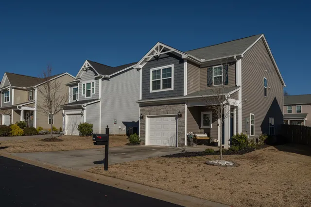 $274,900 | 416 North Ivestor Court, Inman, SC 29349