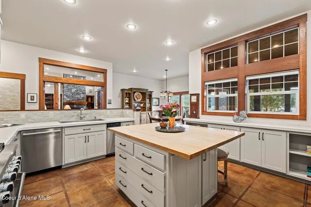 $3,300,000 | 470 Rough Road, Sagle, ID 83860