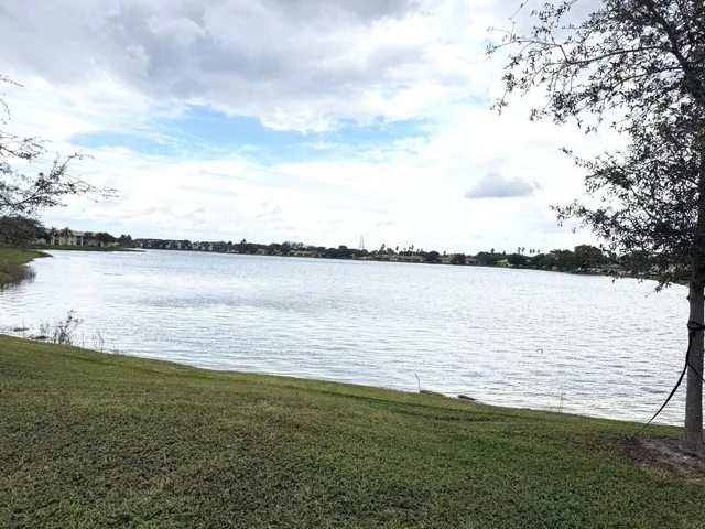 $1,790 | 406 Lakeside Drive, Unit 208, Margate, FL 33063