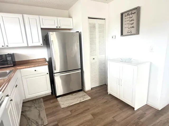 $1,790 | 406 Lakeside Drive, Unit 208, Margate, FL 33063