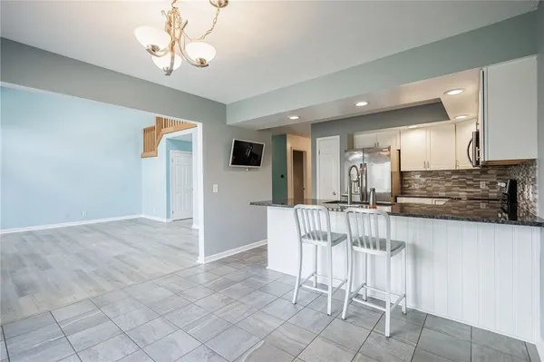 $224,900 | 12 Kettering Drive, Greece, NY 14612