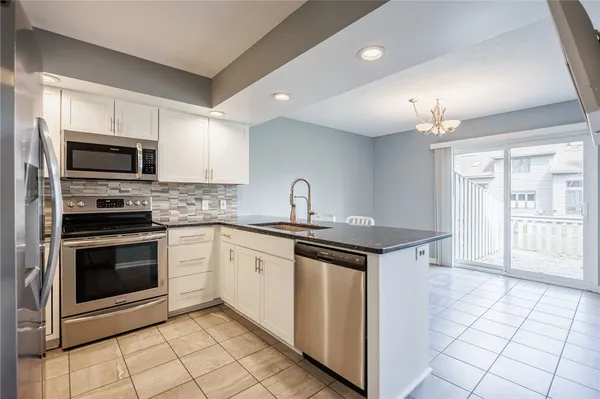 $224,900 | 12 Kettering Drive, Greece, NY 14612