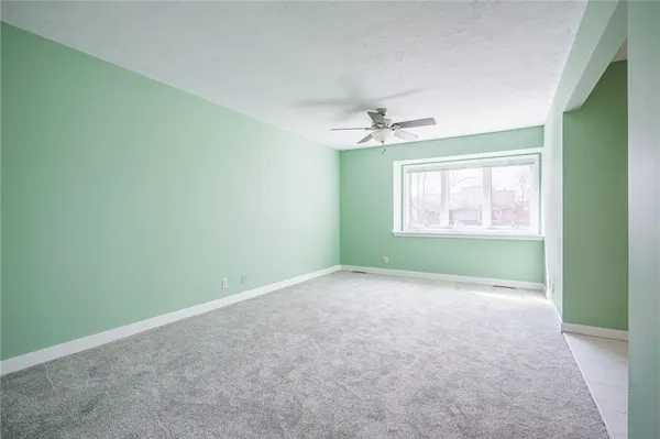 $224,900 | 12 Kettering Drive, Greece, NY 14612